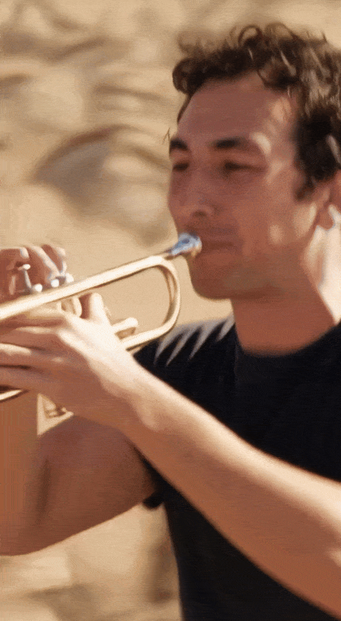 Sora 2 Cameo示例：用户加入奇幻场景